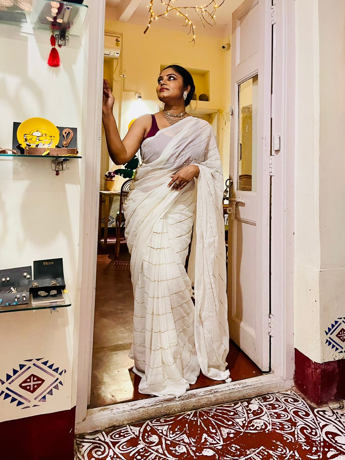 White Pink Handwoven Mulmul Cotton Saree (Copy) (Copy) (Copy)