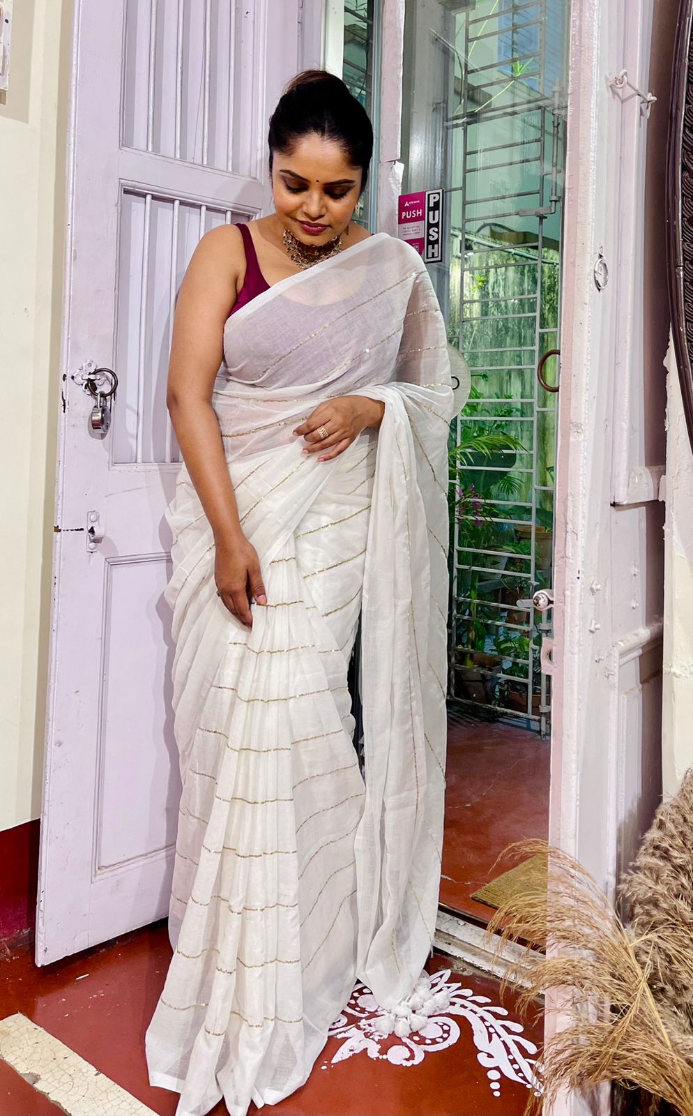White Pink Handwoven Mulmul Cotton Saree (Copy) (Copy) (Copy)