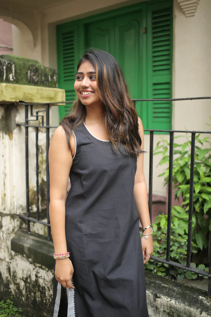 Black Sleeveless Cotton Kurti